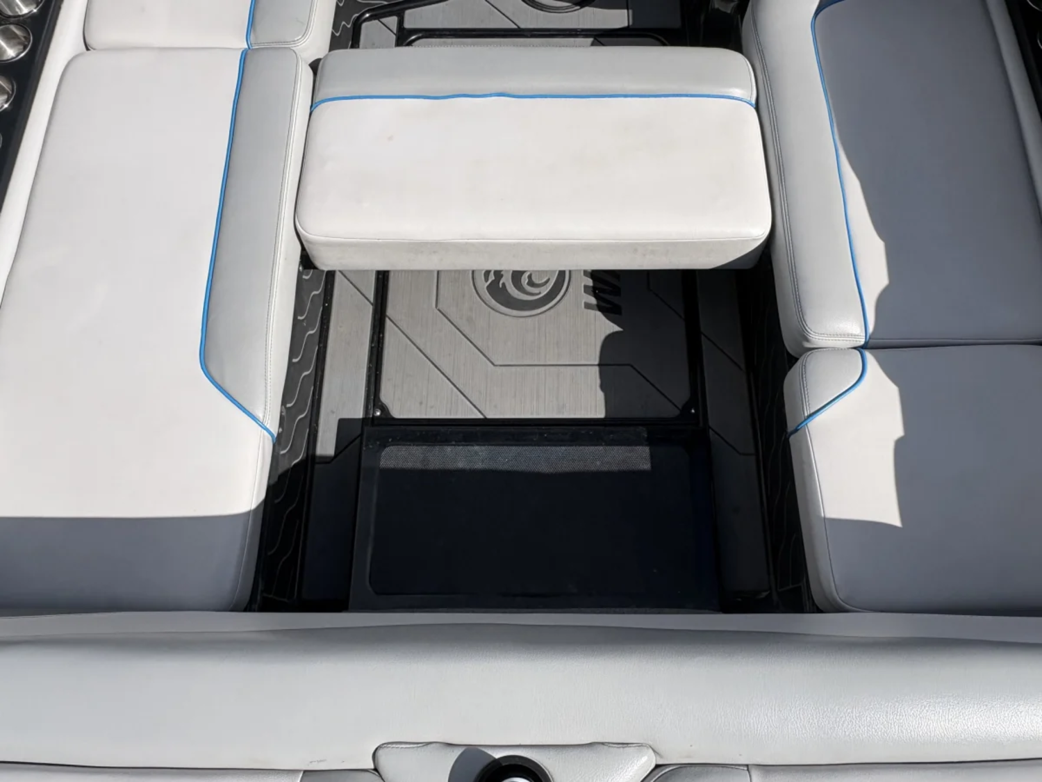 2018 22' Axis T22 Bowrider