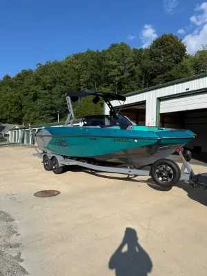 2019-axis-a24-147114-image0.webp
