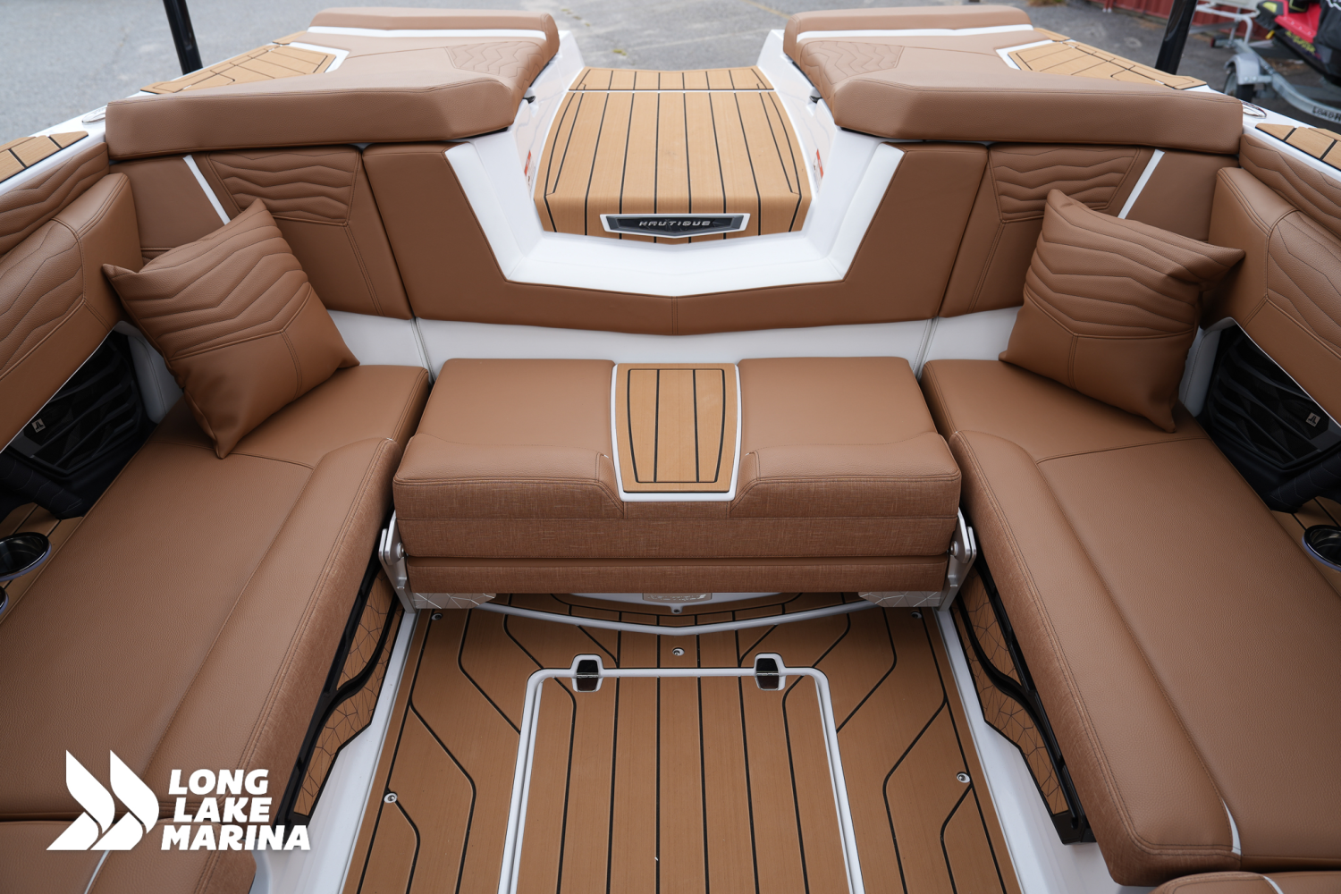 2027 Nautique G23