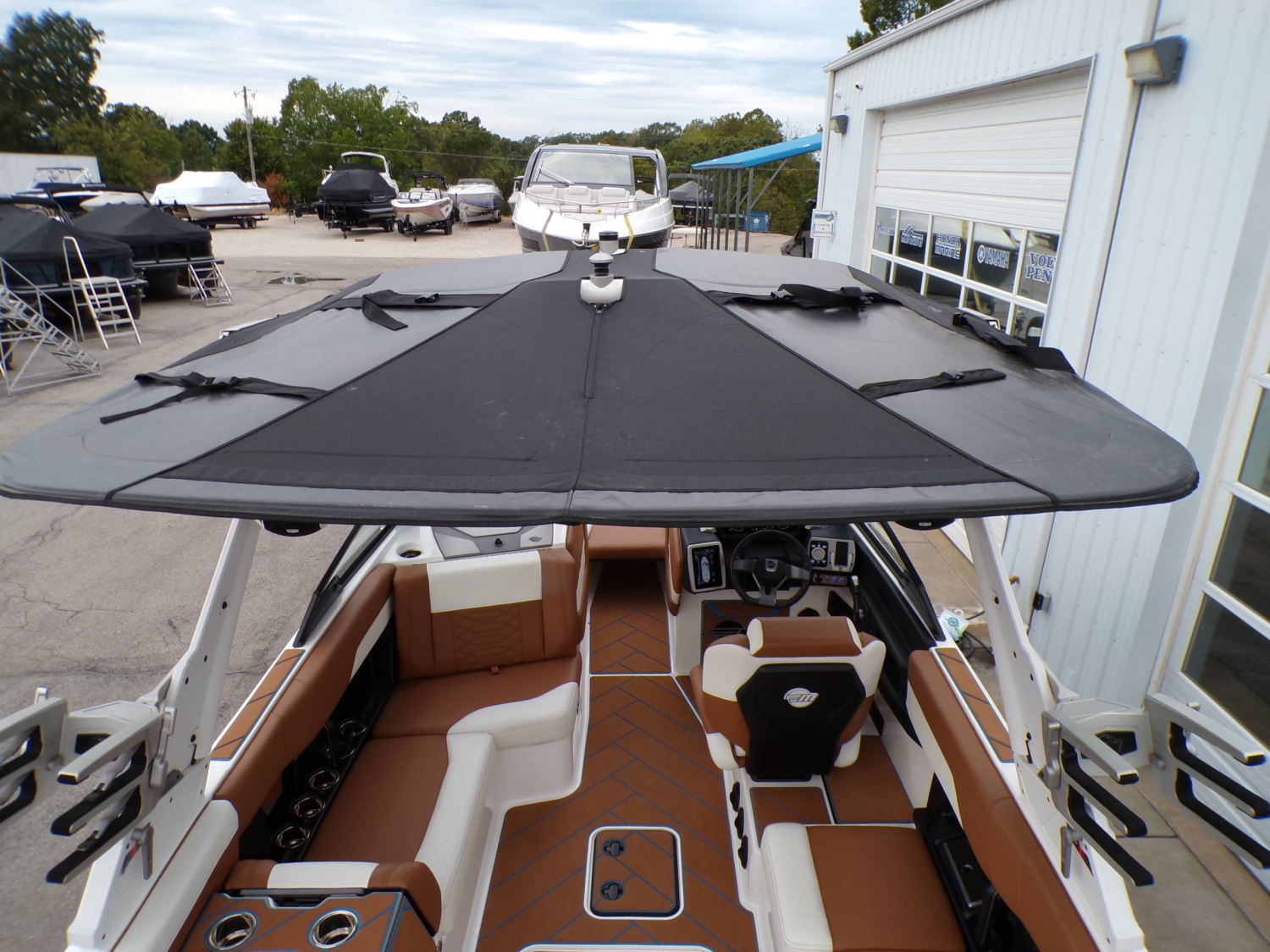 2023 Malibu Wakesetter 26 LSV