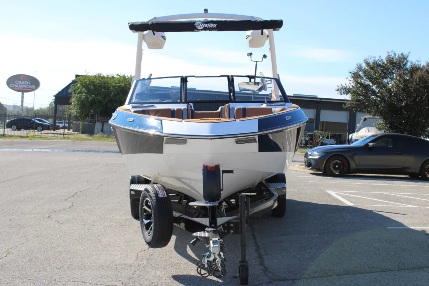 2027 Malibu 23 LSV
