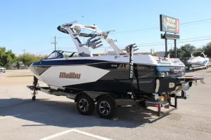 2027-malibu-wakesetter-23-lsv-147172-image5.webp
