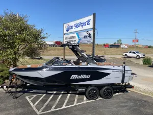 2027-malibu-wakesetter-23-lsv-147175-image0.webp