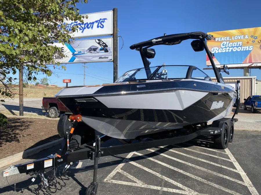2027-malibu-wakesetter-23-lsv-147175-image2.webp