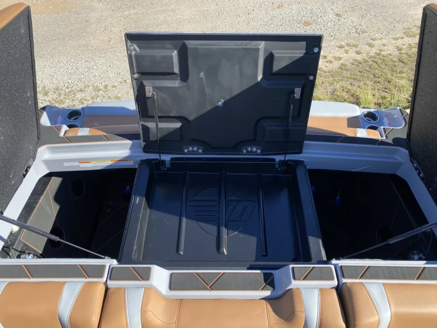 2027-malibu-wakesetter-23-lsv-147175-image20.webp