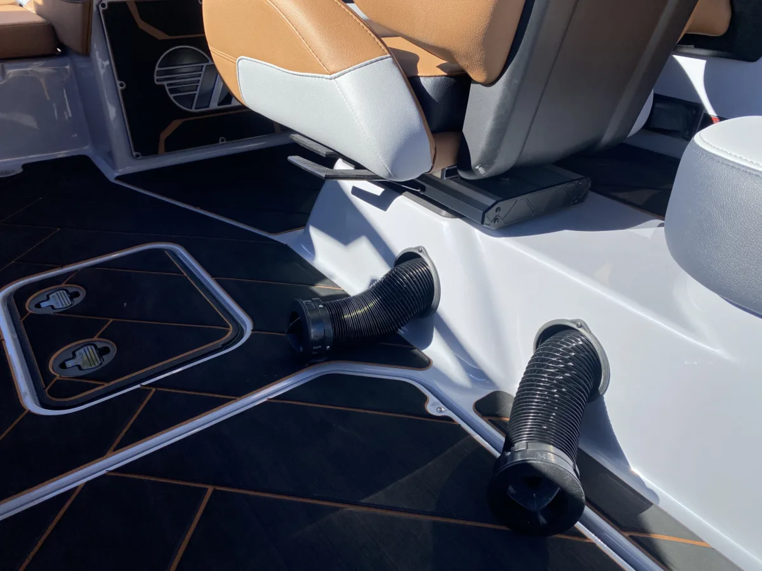 2027 Malibu Wakesetter 23 LSV