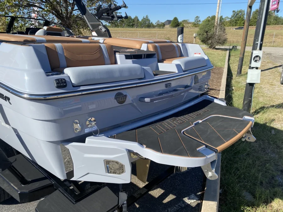 2027-malibu-wakesetter-23-lsv-147175-image3.webp