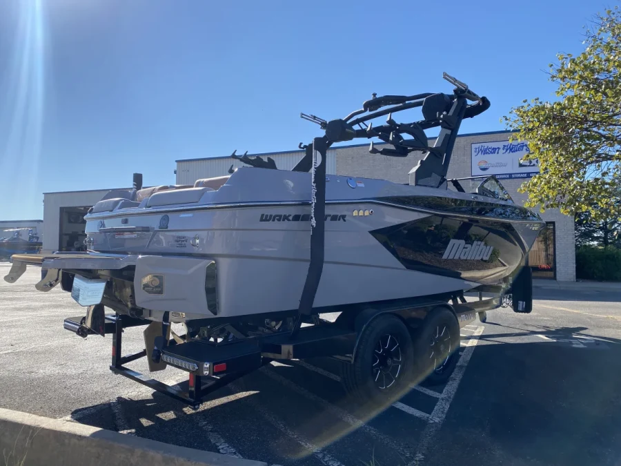 2027-malibu-wakesetter-23-lsv-147175-image6.webp