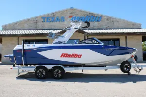 2027-malibu-wakesetter-23-lsv-147180-image0.webp
