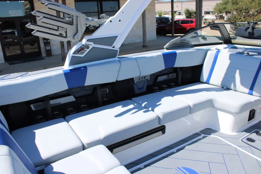 2027-malibu-wakesetter-23-lsv-147180-image11.webp