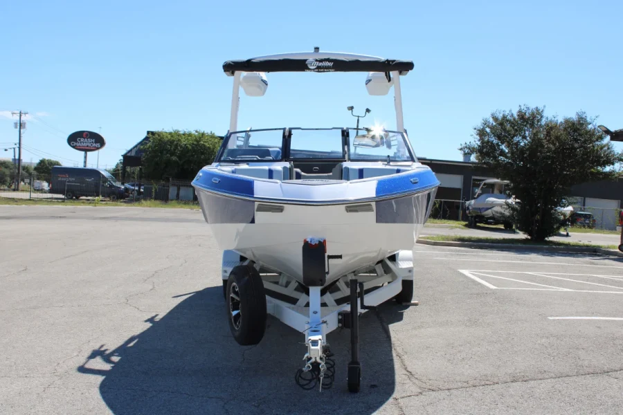 2027-malibu-wakesetter-23-lsv-147180-image2.webp