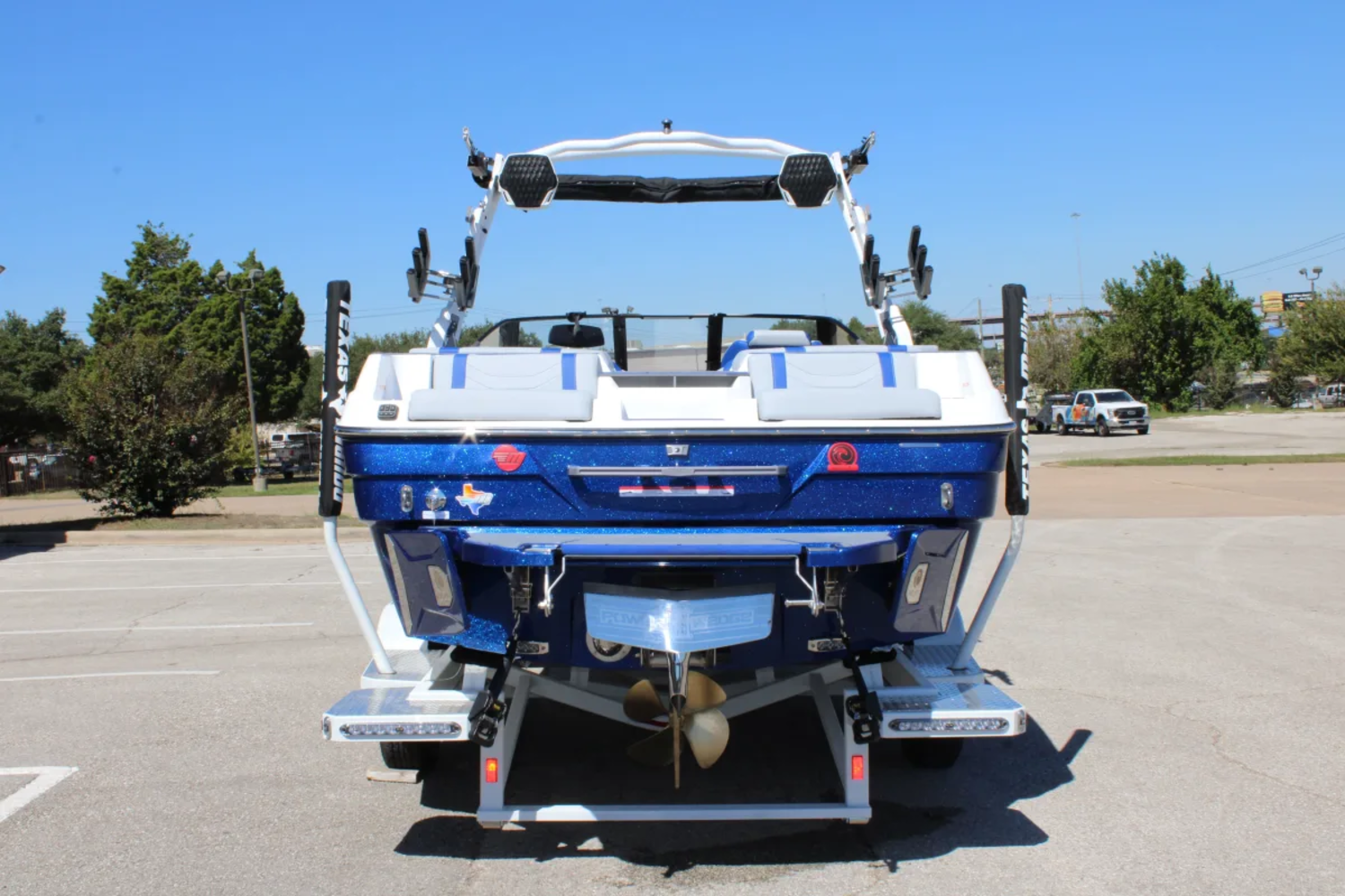 2027 Malibu 23 LSV