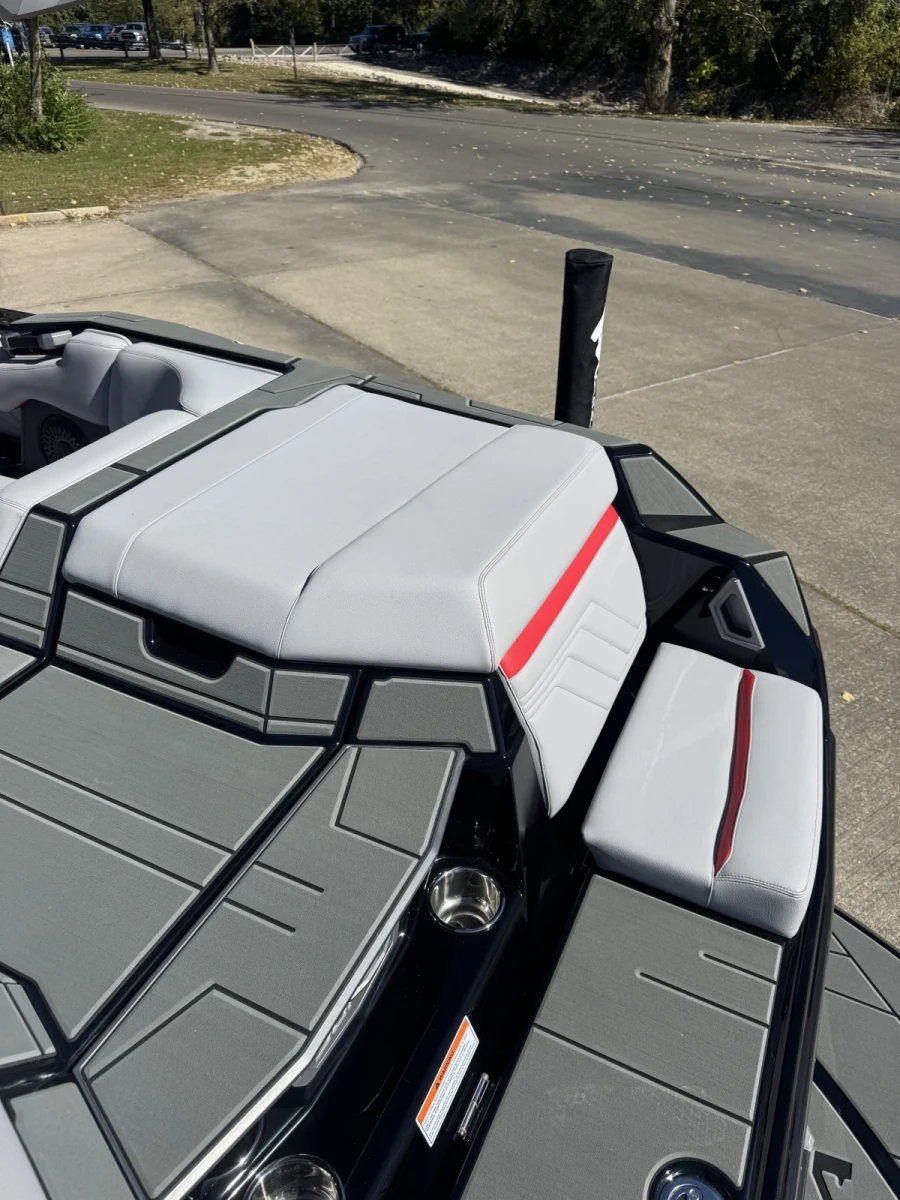 2027-supra-r225-147184-image7.webp