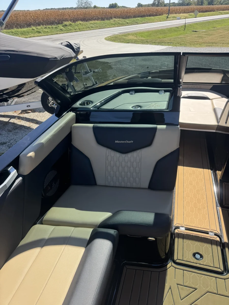 2025-mastercraft-xt23-147185-image8.webp