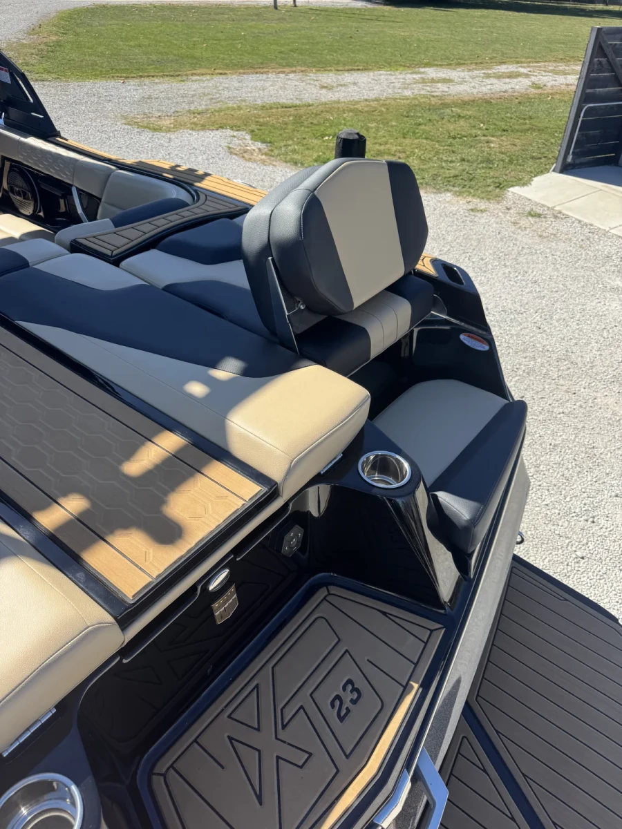 2025-mastercraft-xt23-147185-image9.webp