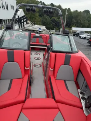 2022-mastercraft-x22-147195-image3.webp