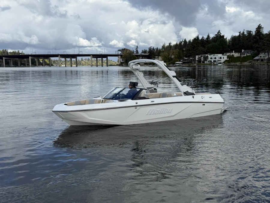 2027-malibu-wakesetter-vtx-147207-image2