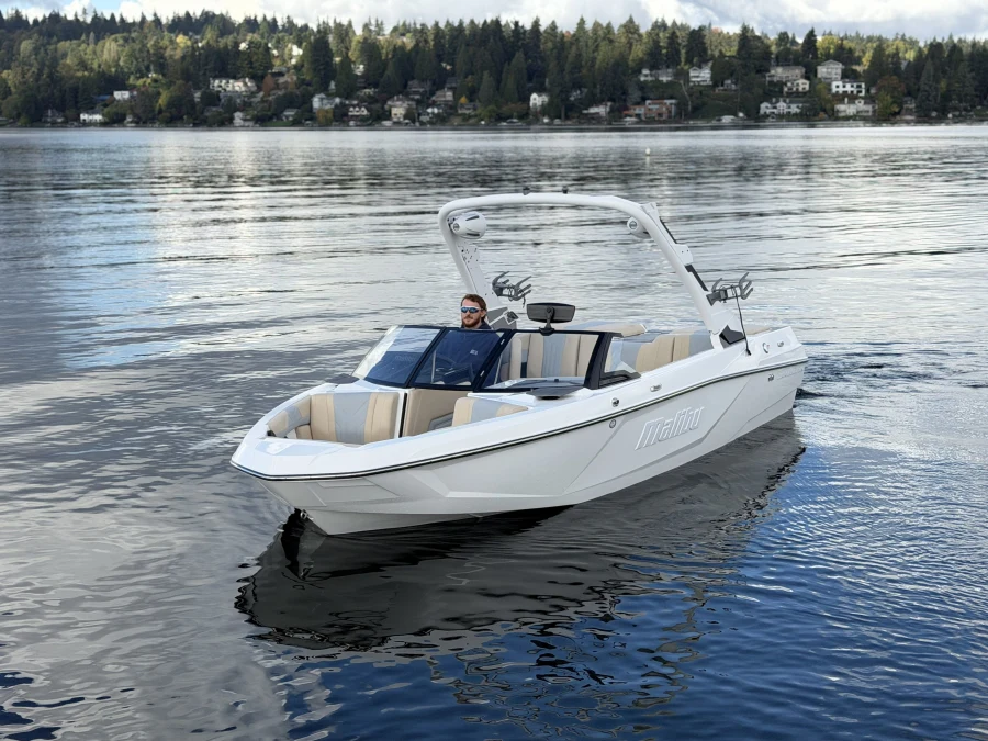2027-malibu-wakesetter-vtx-147207-image3