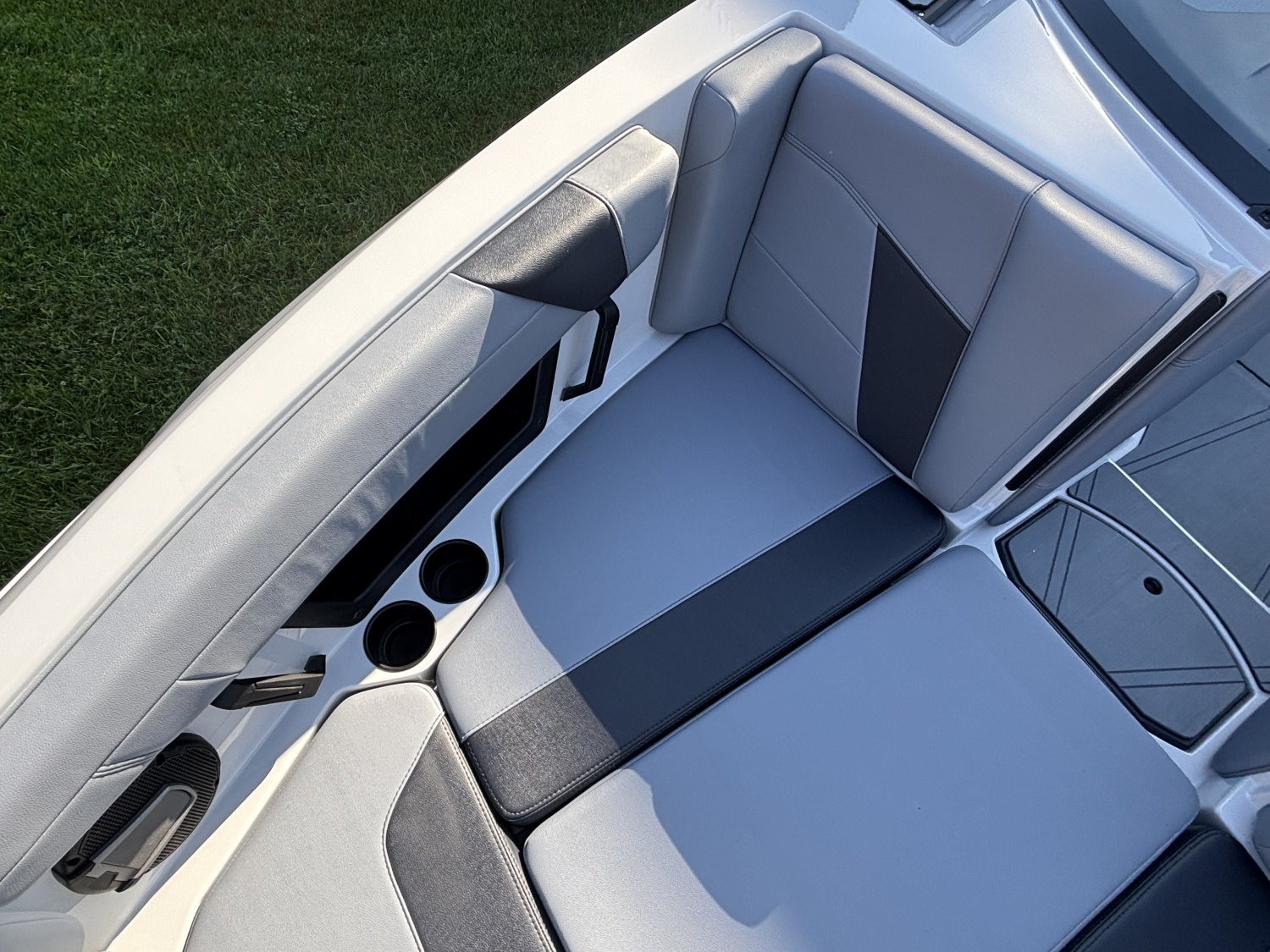 2027 Axis T235