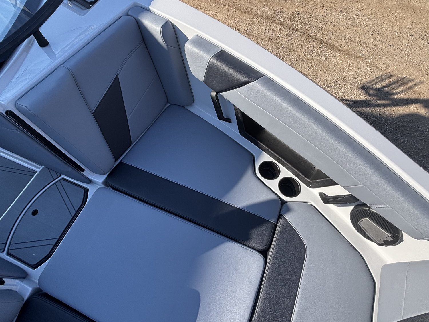 2027 Axis T235
