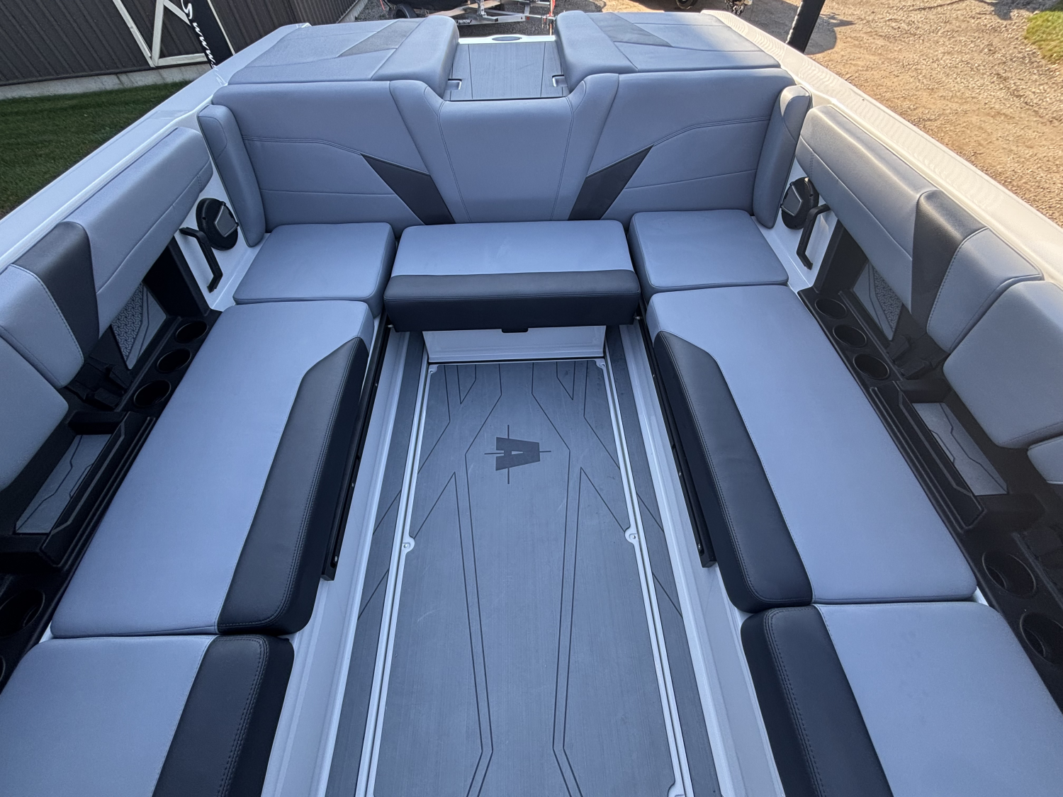 2027 Axis T235