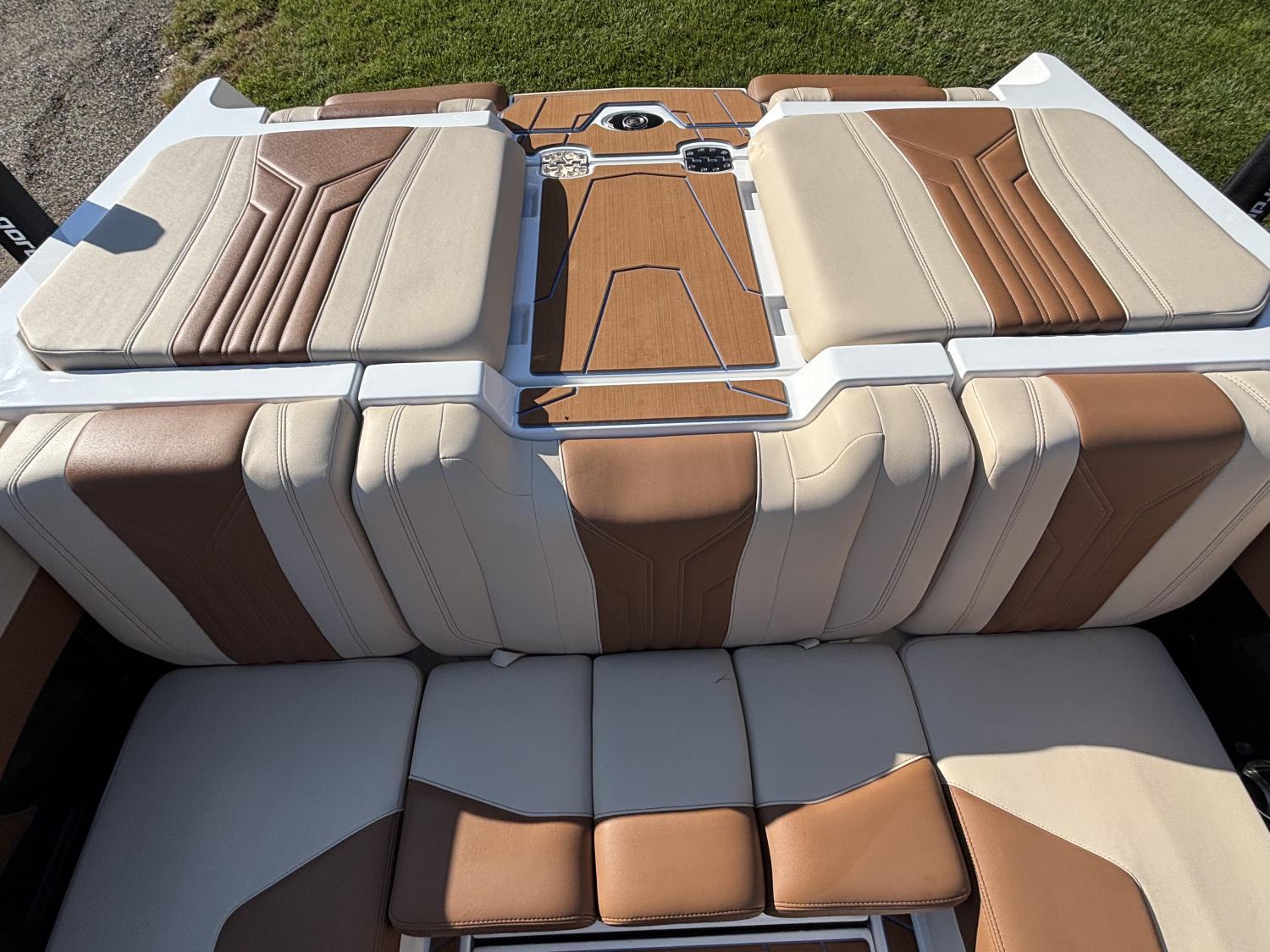 2027 Malibu 20VTX