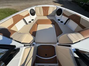 2027-malibu-wakesetter-vtx-147218-image9