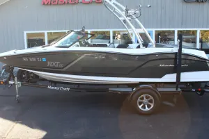 2016-mastercraft-nxt20-147219-image18
