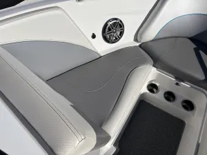 2017-mastercraft-xt21-147221-image5