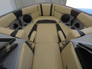 2027 Malibu Boats 23 LSV Icon