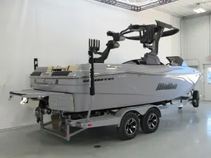 2027 Malibu Boats 23 LSV Icon