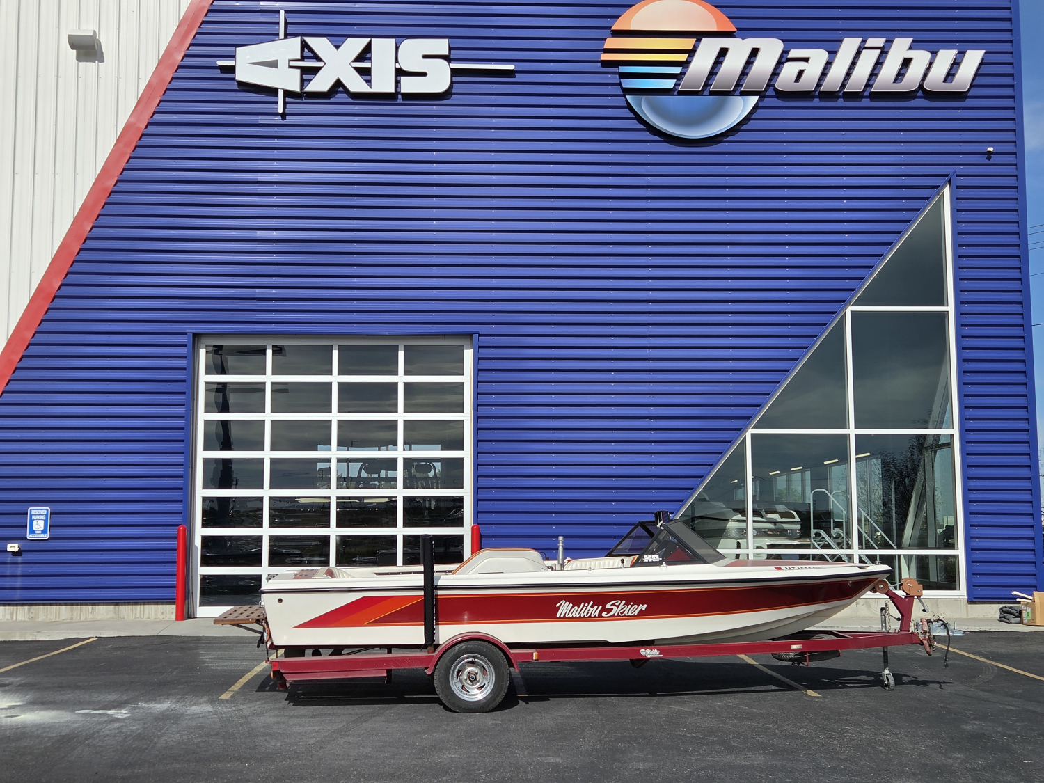 1991 Malibu Boats Skier