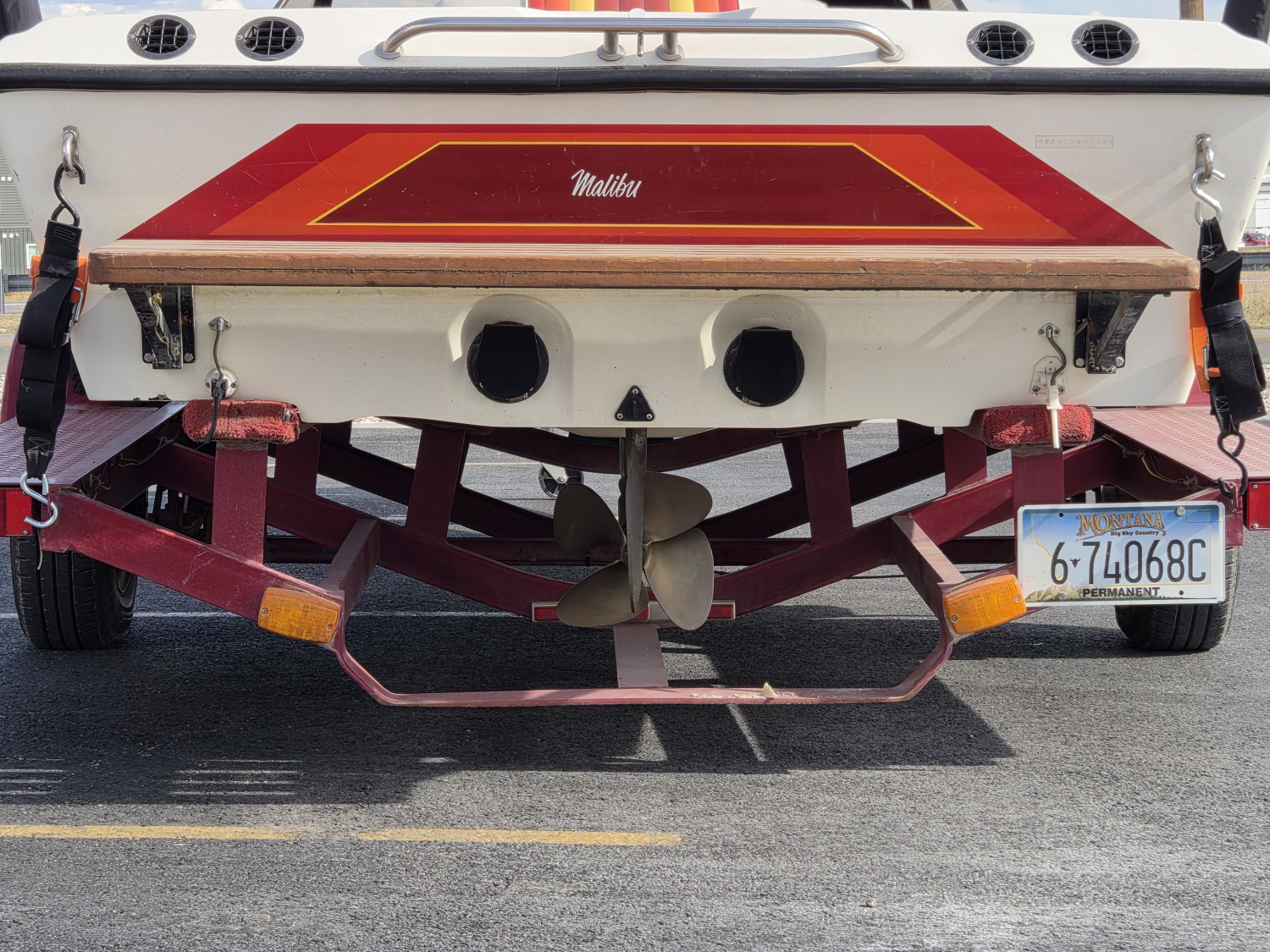 1991 Malibu Boats Skier