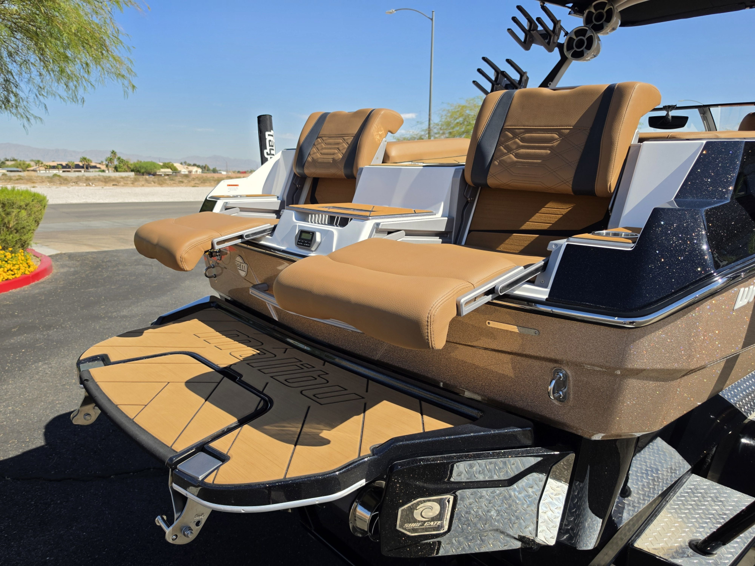 2022 Malibu Boats 25 LSV