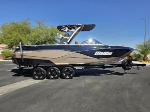 2022-malibu-wakesetter-25-lsv-147228-image1