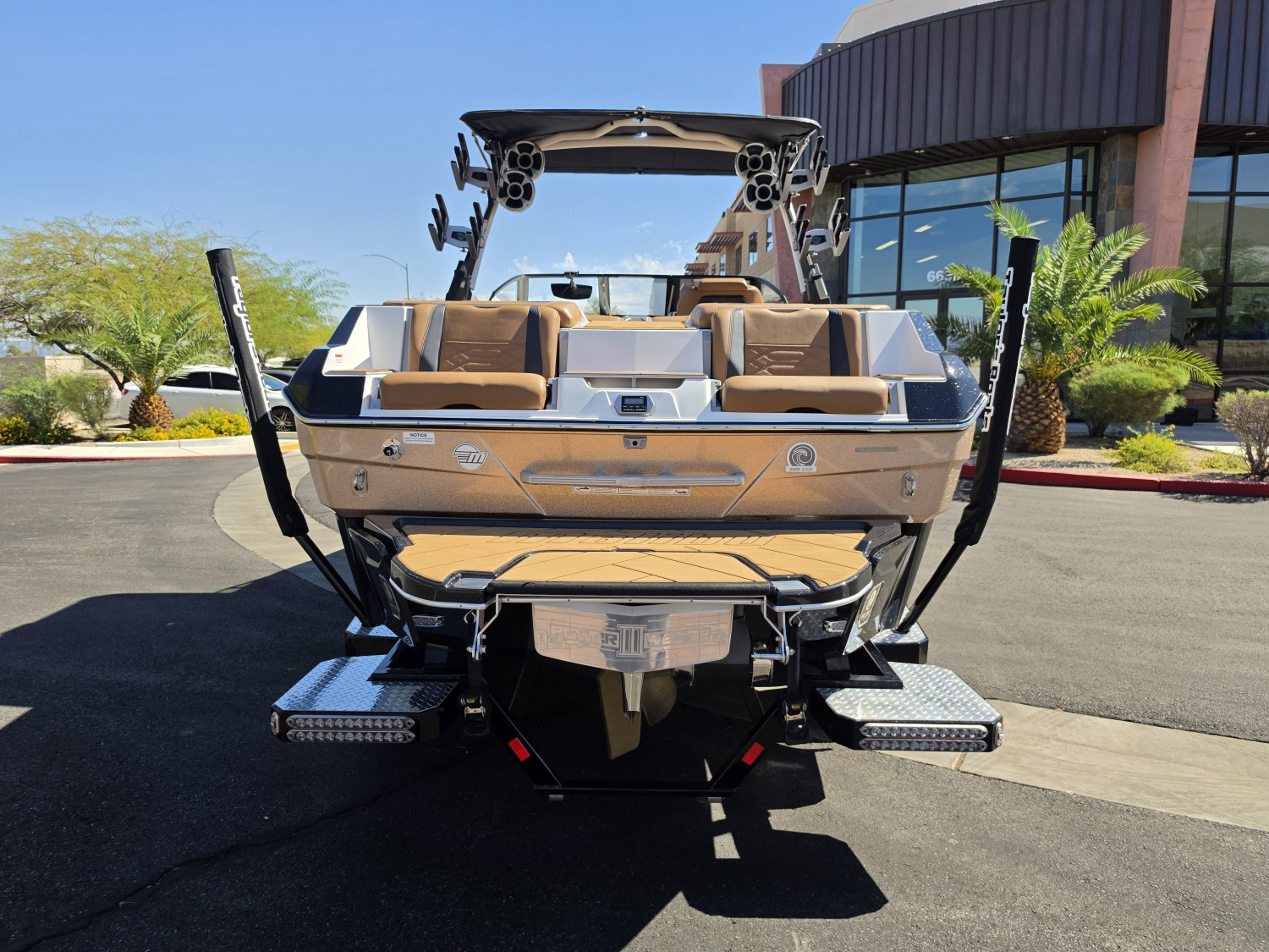 2022 Malibu Boats 25 LSV