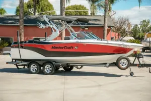 2017-mastercraft-xt23-147232-image0.webp
