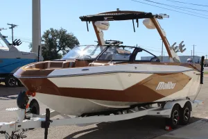 2027-malibu-wakesetter-23-lsv-147238-image3.webp