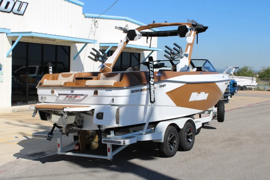 2027-malibu-wakesetter-23-lsv-147238-image7.webp