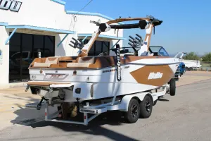 2027-malibu-wakesetter-23-lsv-147238-image7.webp