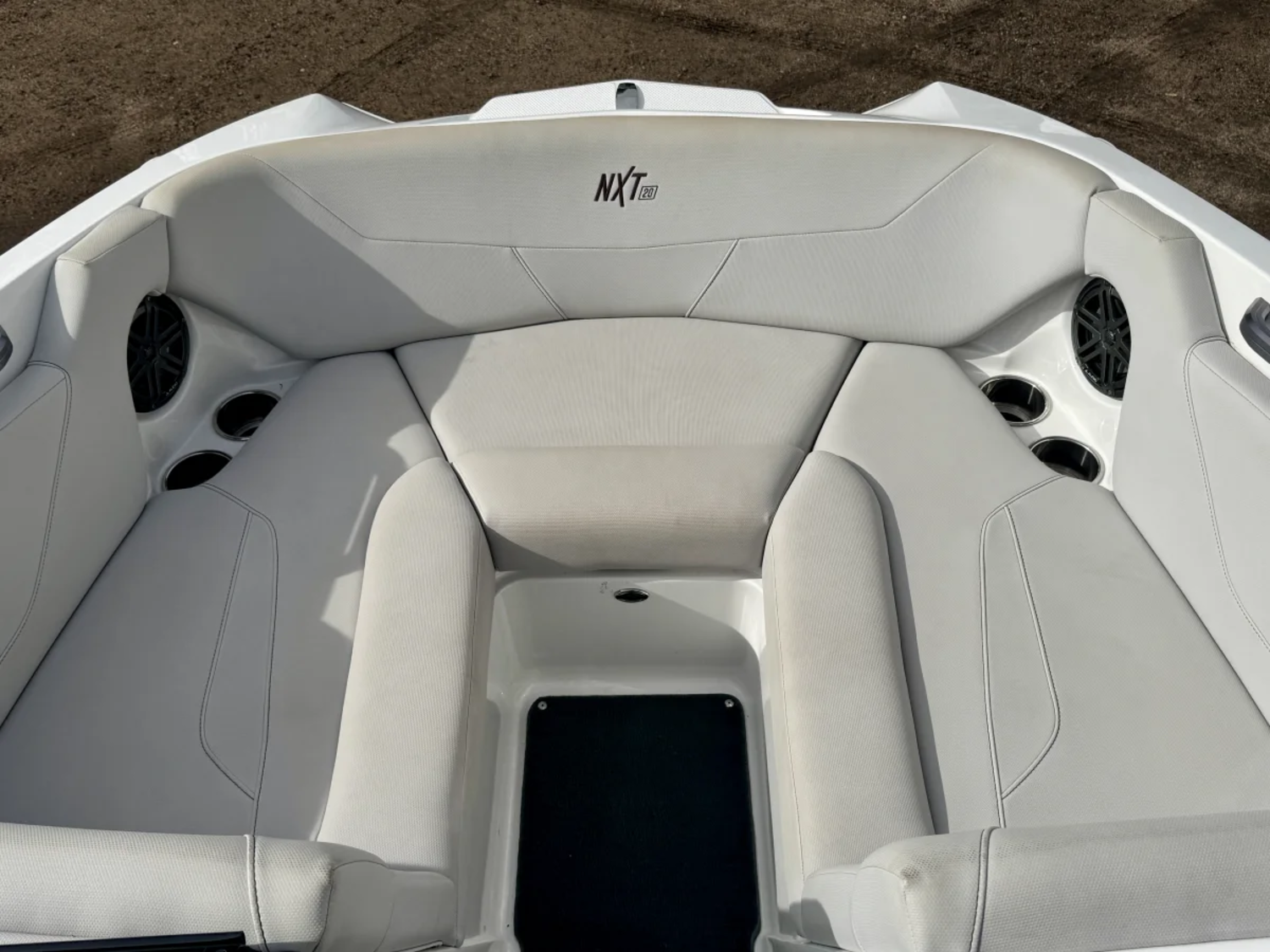 2020 MasterCraft NXT20 - No Frills - Great Condition