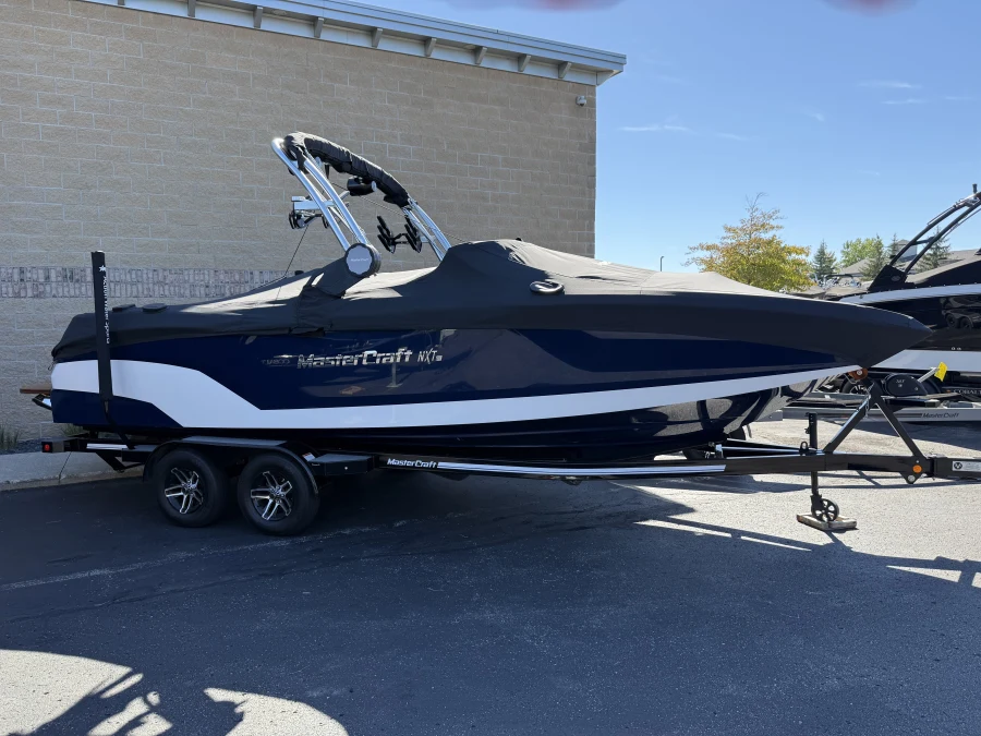 2022-mastercraft-nxt24-147222-image4