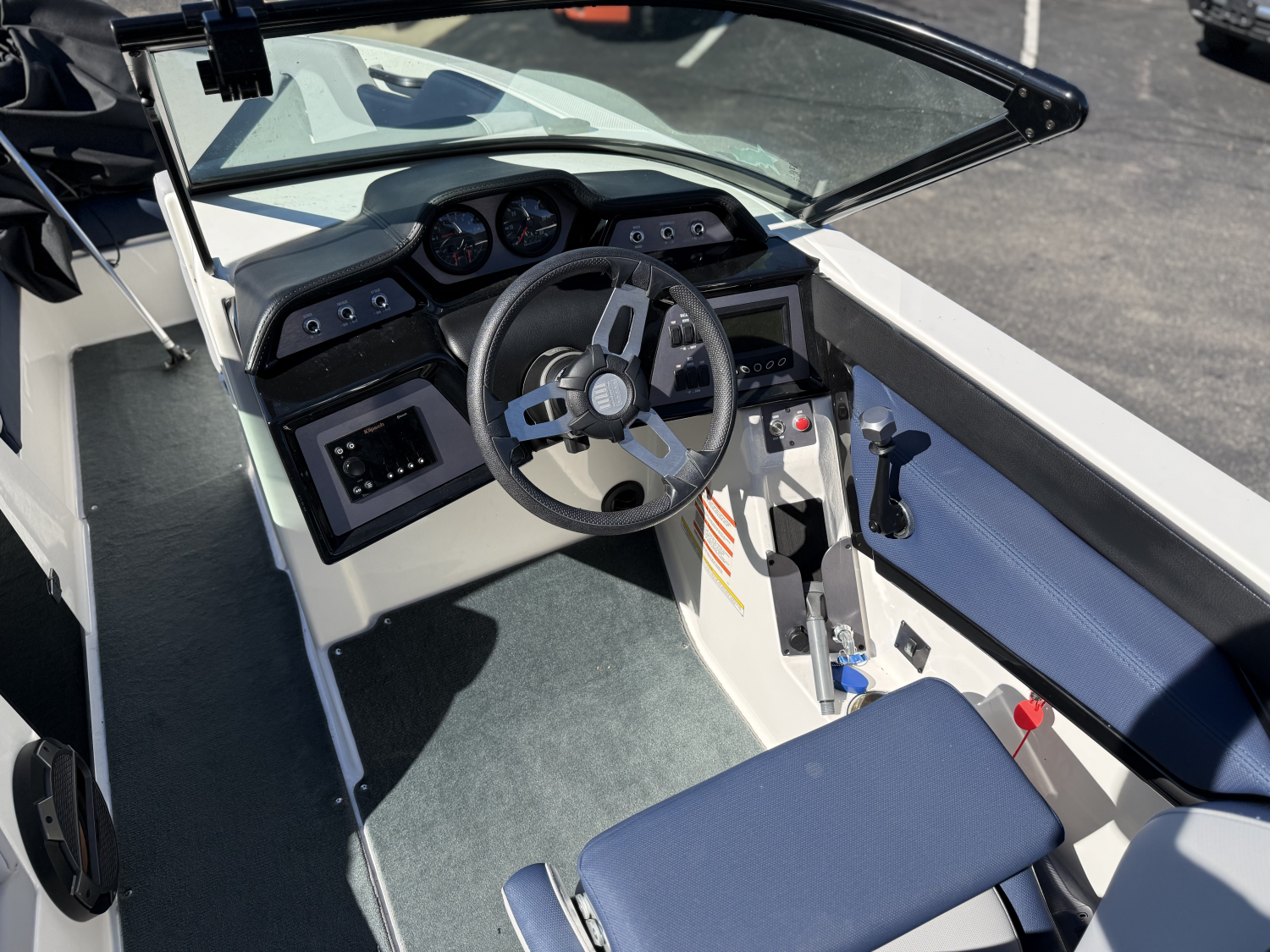 2022 MasterCraft NXT24