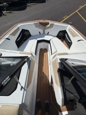 2025 Nautique GS22 Icon