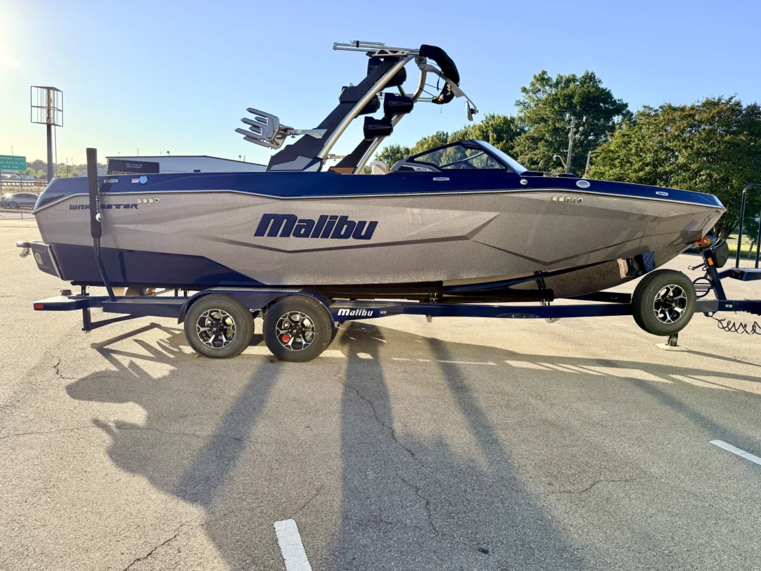 2027 Malibu Wakesetter 25LSV