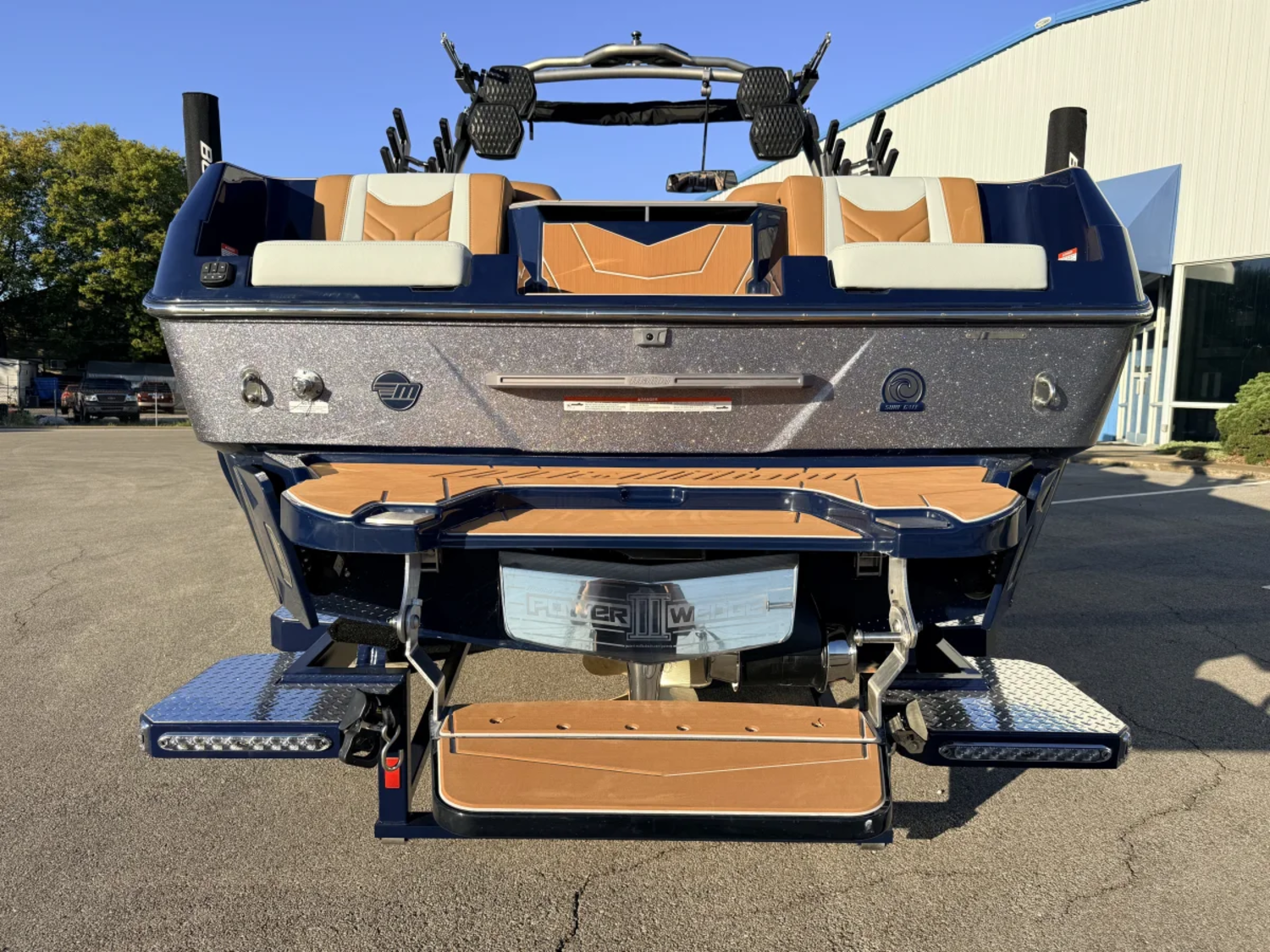 2027 Malibu Wakesetter 25LSV