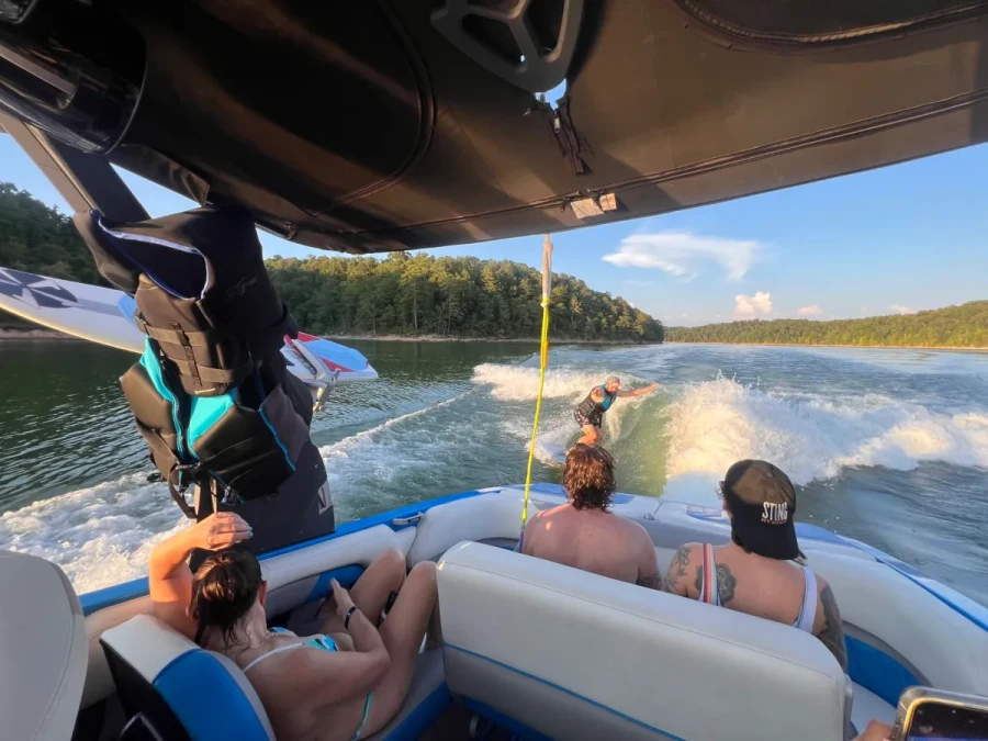 2016-malibu-wakesetter-25-lsv-147284-image1.webp