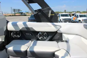 2018-malibu-wakesetter-vlx-147288-image12.webp
