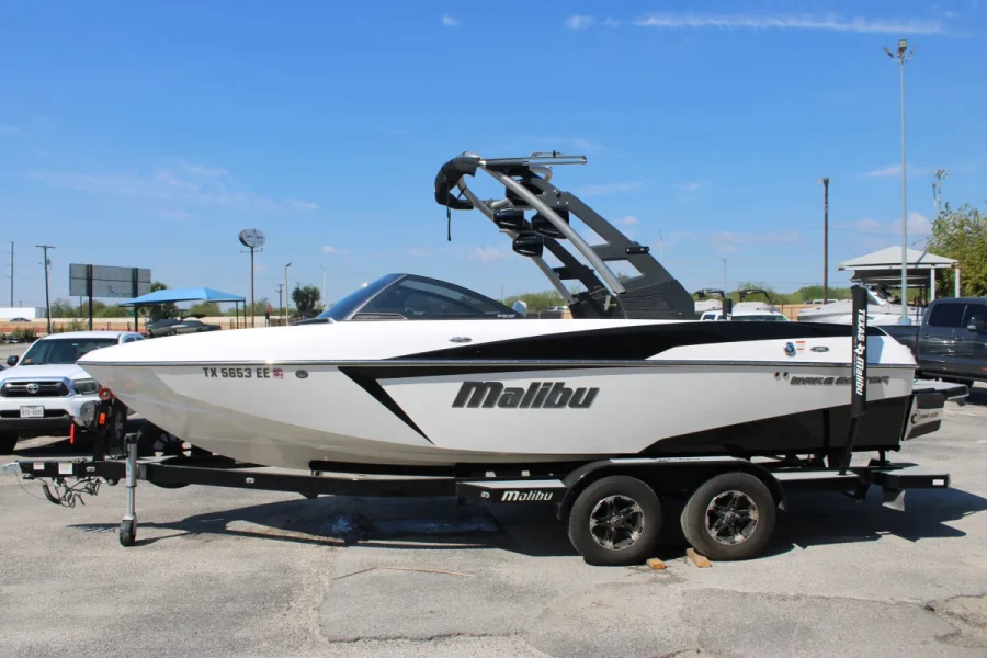 2018-malibu-wakesetter-vlx-147288-image4.webp
