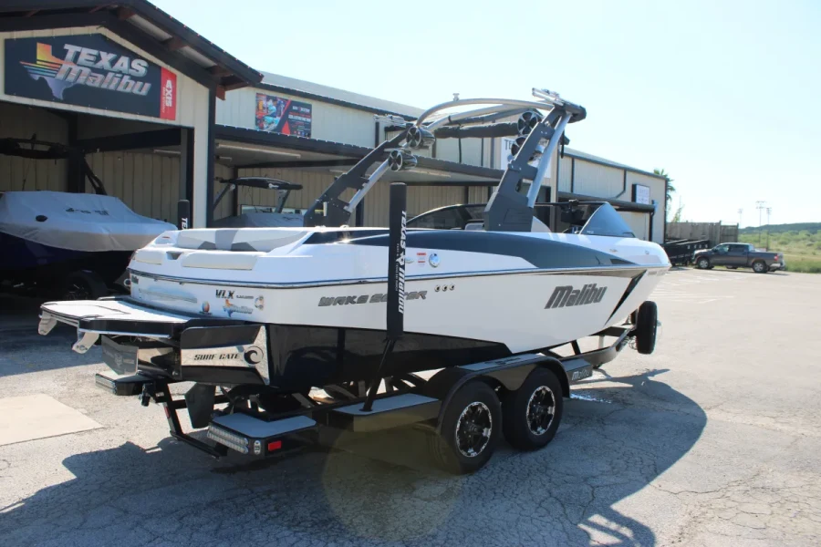 2018-malibu-wakesetter-vlx-147288-image6.webp